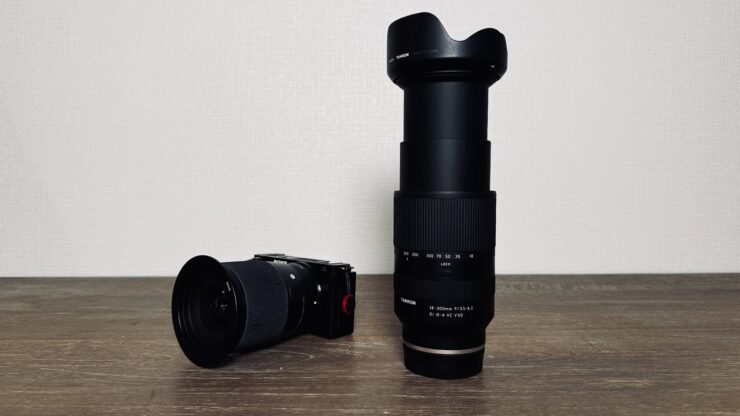 Sony ZV-E10 に Tamron 18-300mm を装着した状態